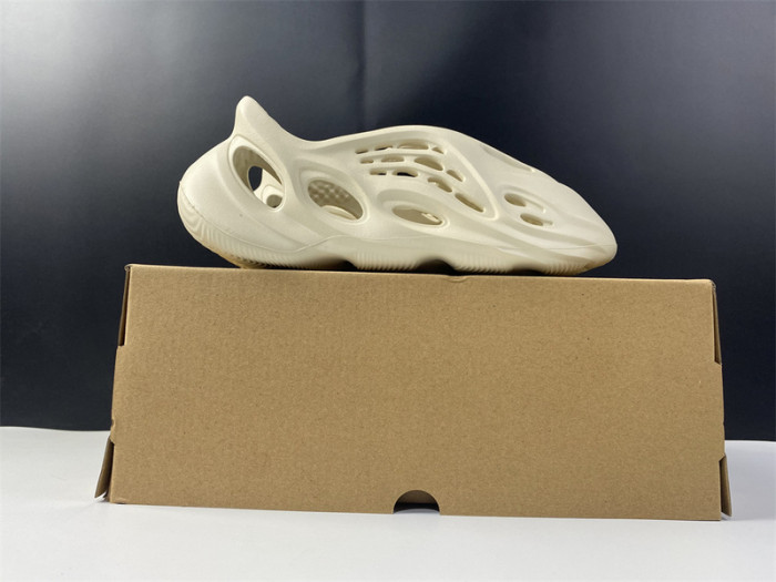 Y**zy foam rnnr sand - fy4567