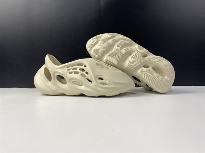 Y**zy foam rnnr sand - fy4567