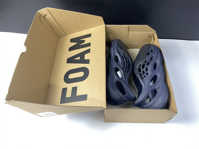 ad1d*s Y**zy foam rnnr mineral blue gv7903