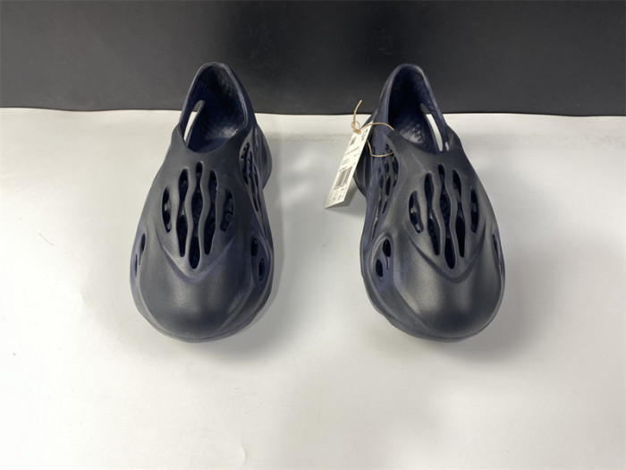 ad1d*s Y**zy foam rnnr mineral blue gv7903