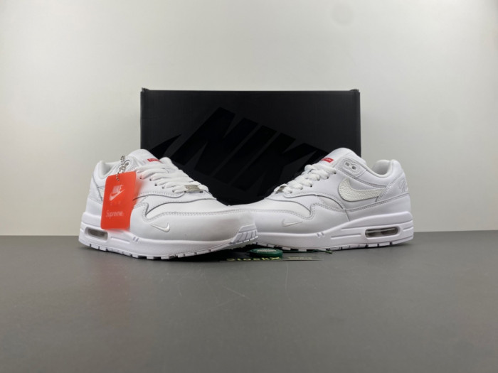 Nike x Supreme Air Max 1