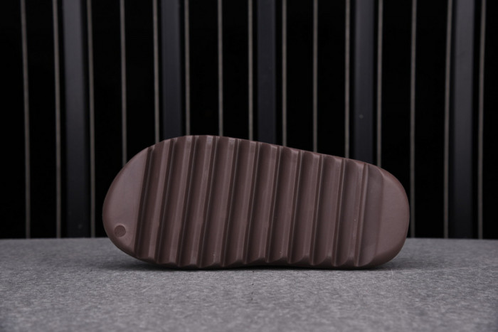 Y**zy slide soot- g55495