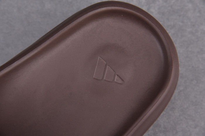 Y**zy slide soot- g55495