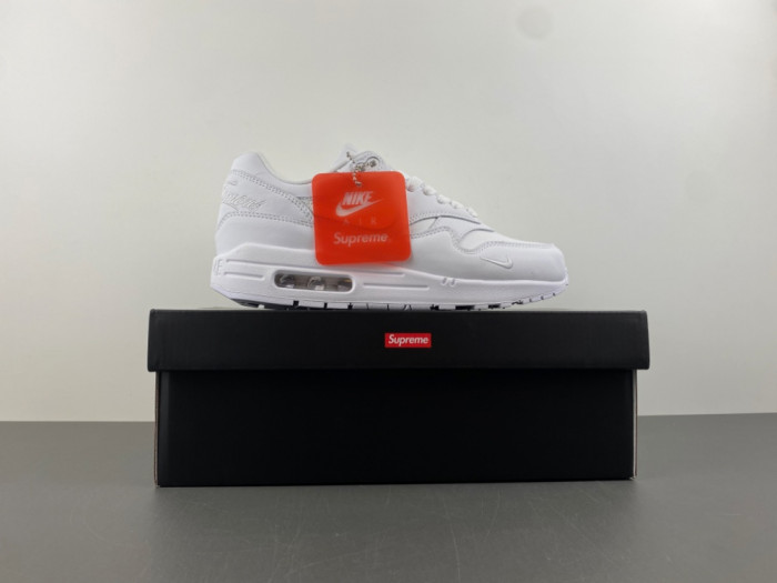 Nike x Supreme Air Max 1