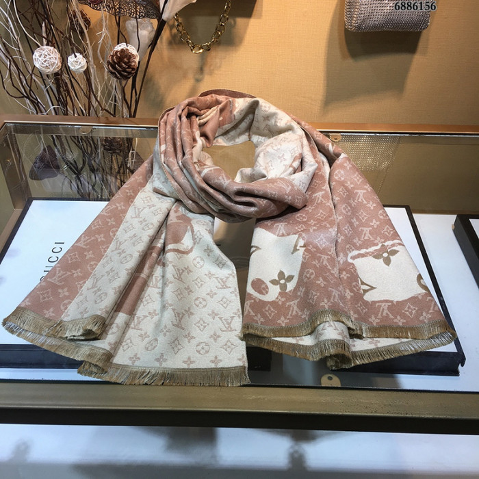 lu vi scarf
