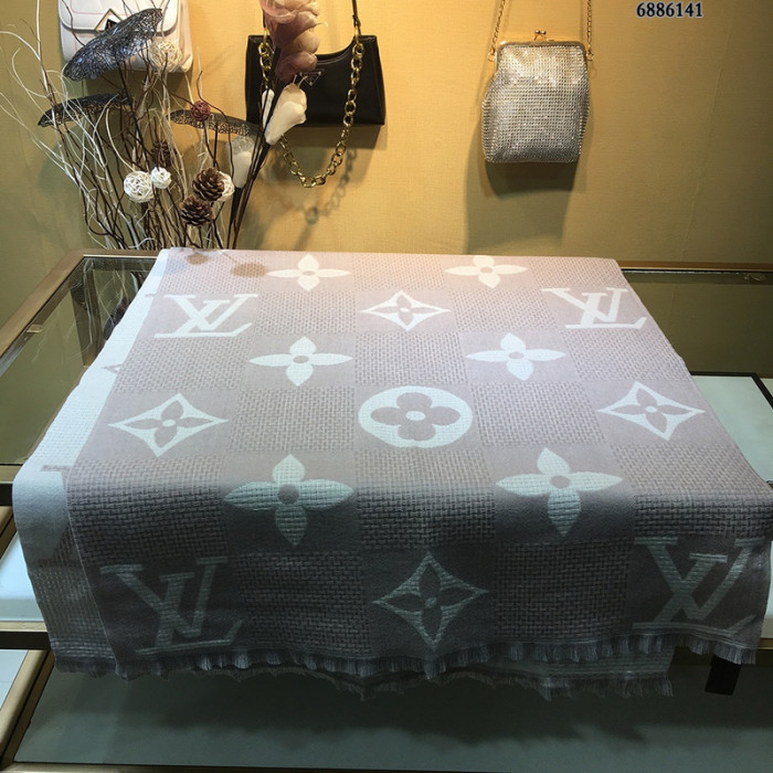 lu vi scarf