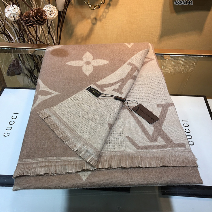 lu vi scarf