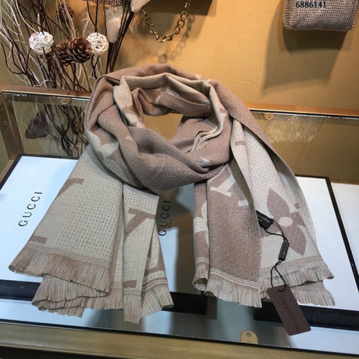 lu vi scarf