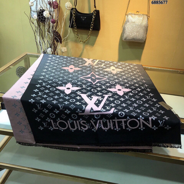 lu vi scarf