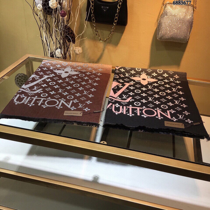 lu vi scarf