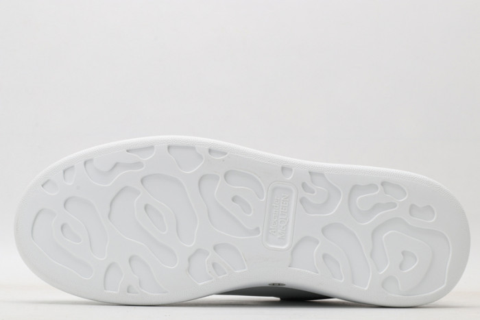 alex mcqu sneakers
