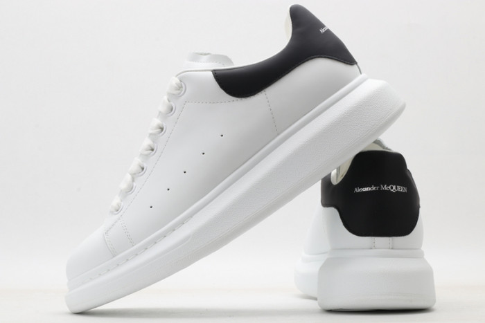 alex mcqu sneakers