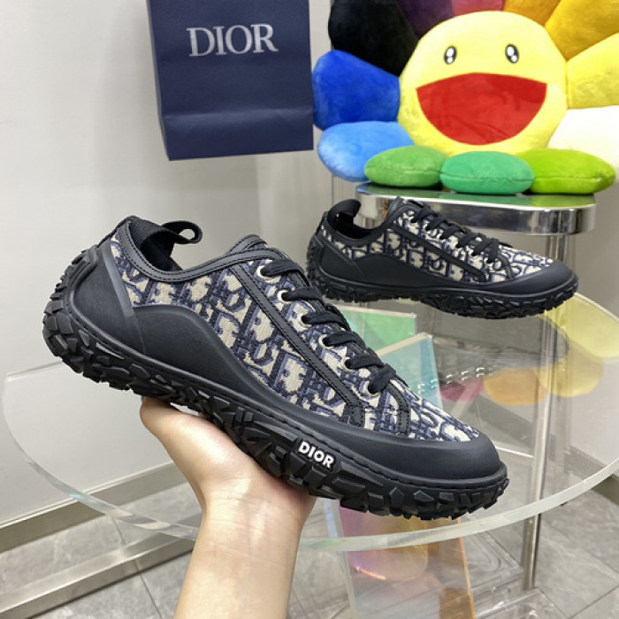 dr b28 low-top sneakers