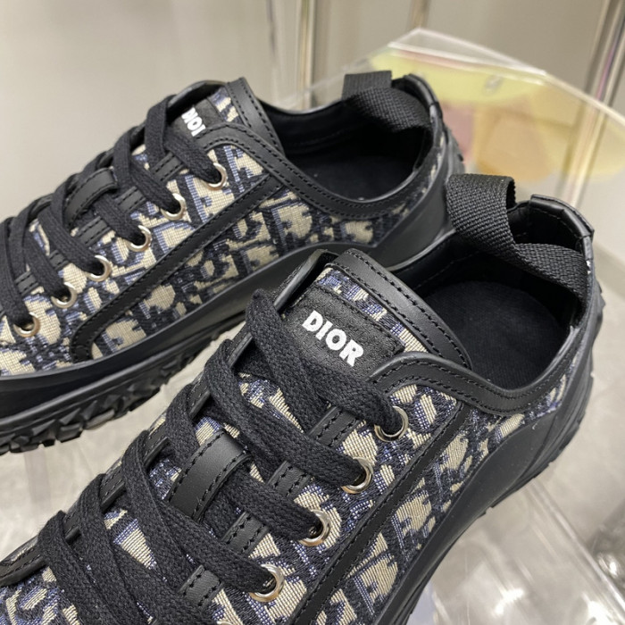 dr b28 low-top sneakers