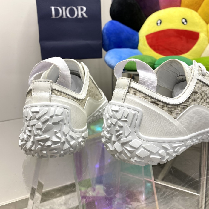 dr b28 low-top sneakers