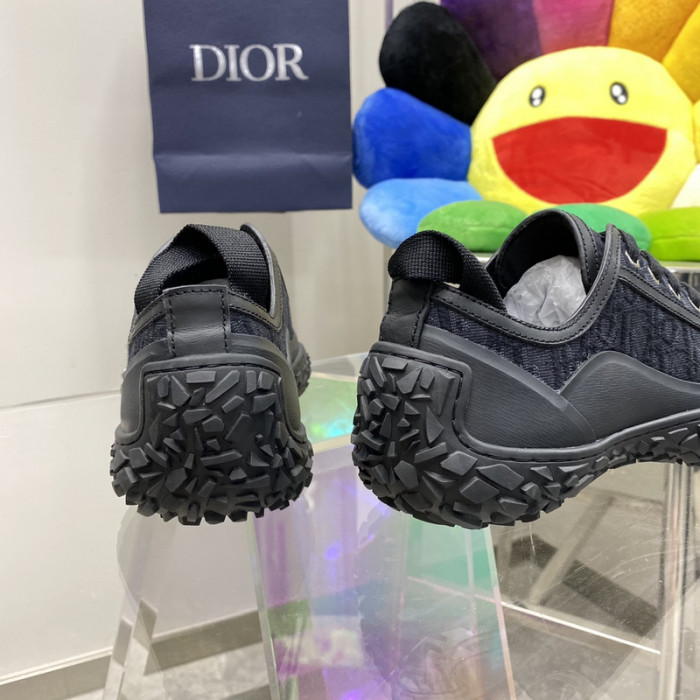 dr b28 low-top sneakers