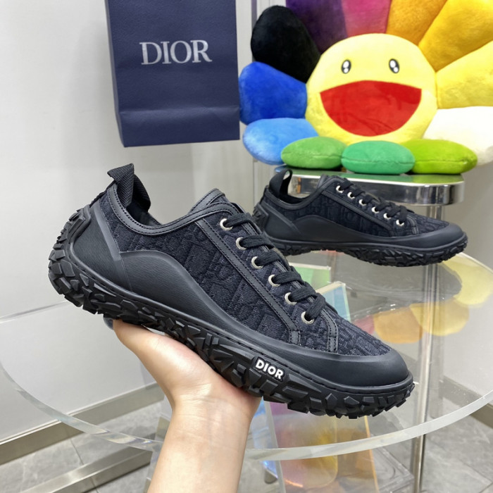 dr b28 low-top sneakers