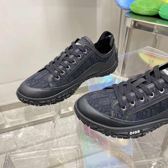 dr b28 low-top sneakers