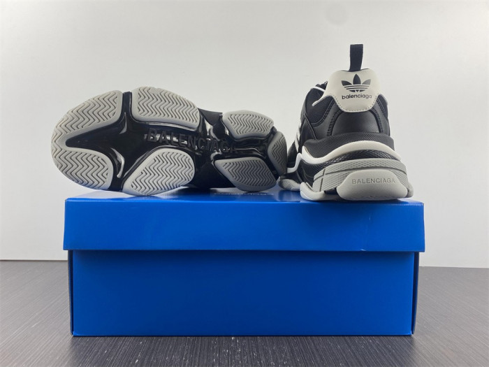 Ad1d*s x bl triple s trainers sneakers 22061301