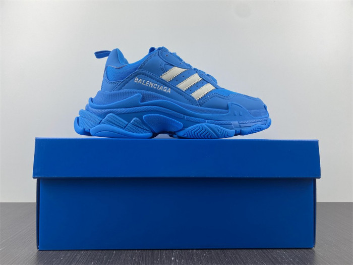 Ba1en*iaga & ad1d*s triple s sneaker 22082211