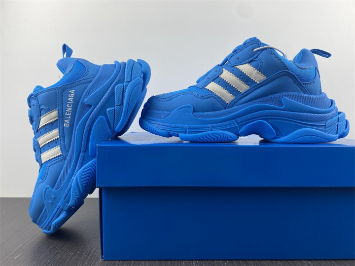 Ba1en*iaga & ad1d*s triple s sneaker 22082211