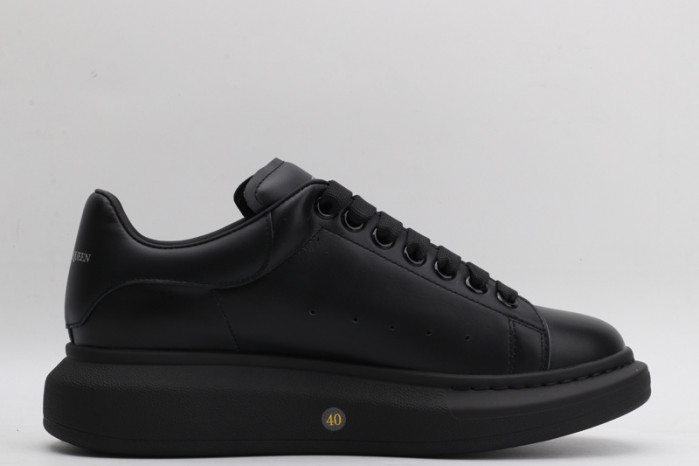 alex mcqu sneakers