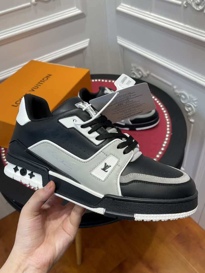 lovt sneaker
