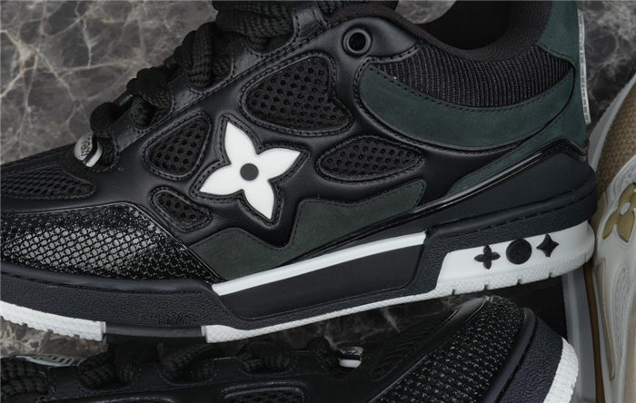 lovt sneaker