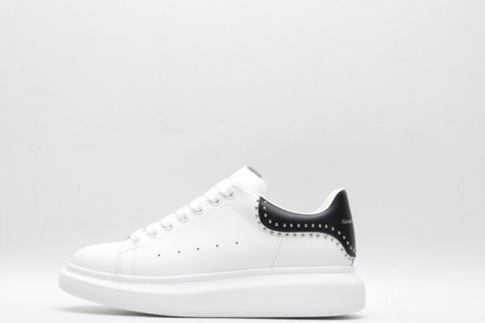 alex mcqu sneakers