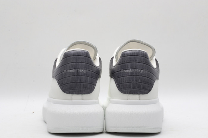 alex mcqu sneakers