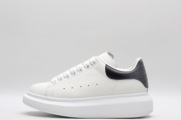 alex mcqu sneakers
