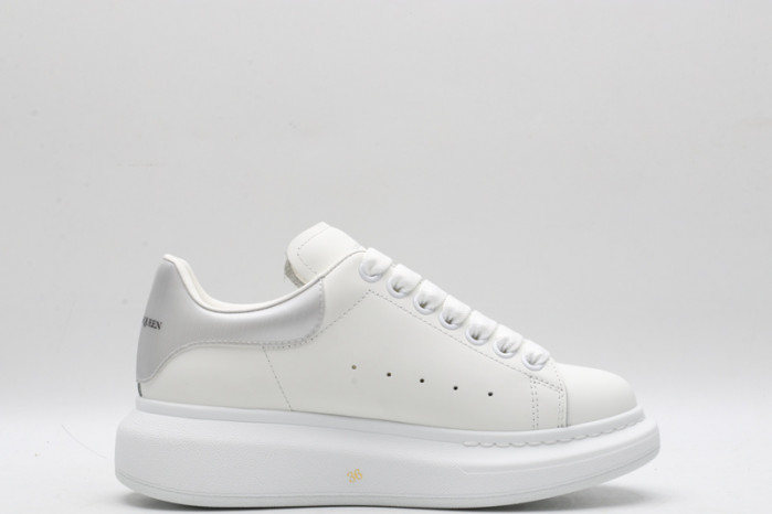 alex mcqu sneakers