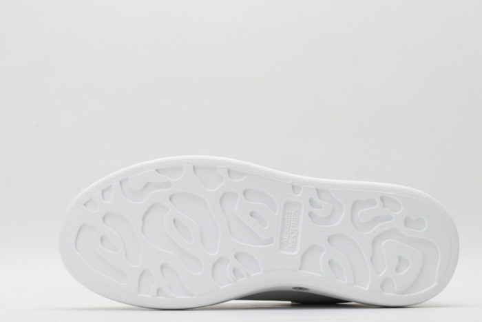 alex mcqu sneakers