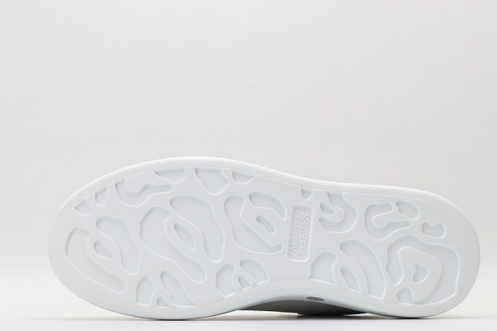 alex mcqu sneakers