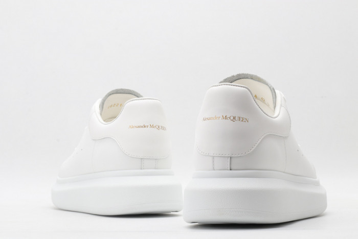 alex mcqu sneakers