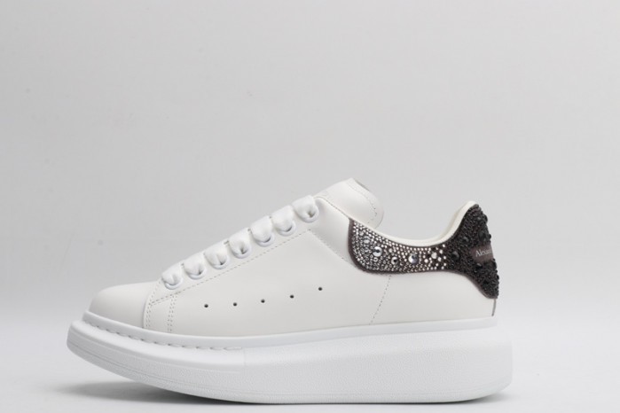 alex mcqu sneakers