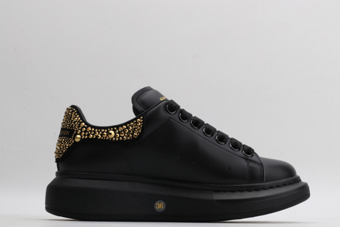 alex mcqu sneakers
