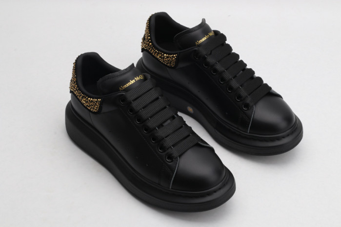 alex mcqu sneakers