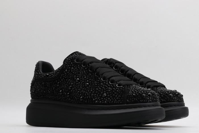 alex mcqu sneakers