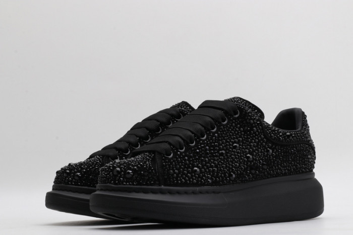 alex mcqu sneakers