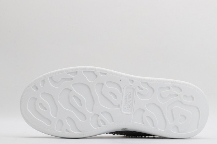 alex mcqu sneakers