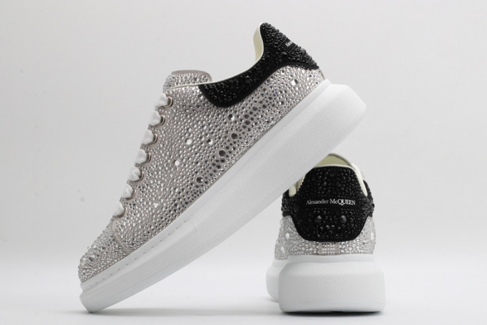 alex mcqu sneakers