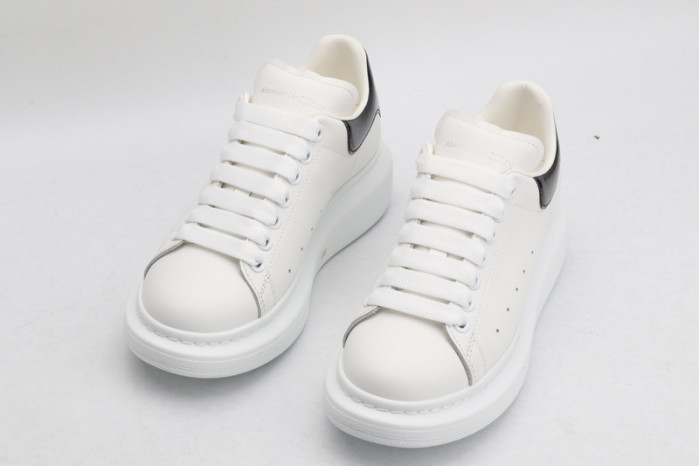 alex mcqu sneakers