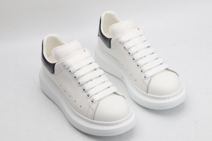 alex mcqu sneakers