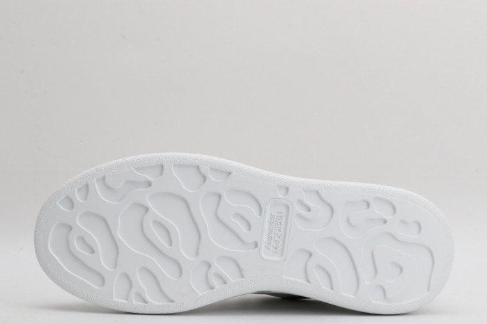 alex mcqu sneakers