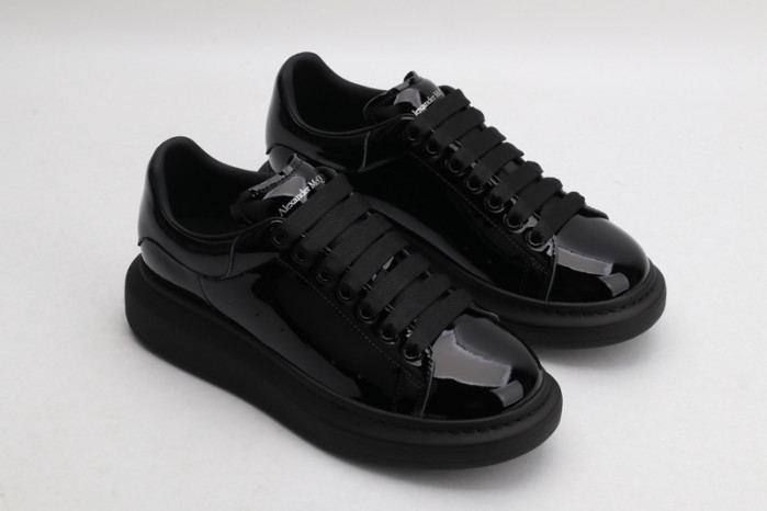 alex mcqu sneakers