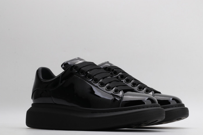 alex mcqu sneakers