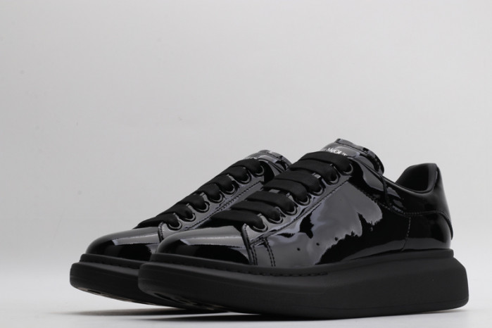 alex mcqu sneakers