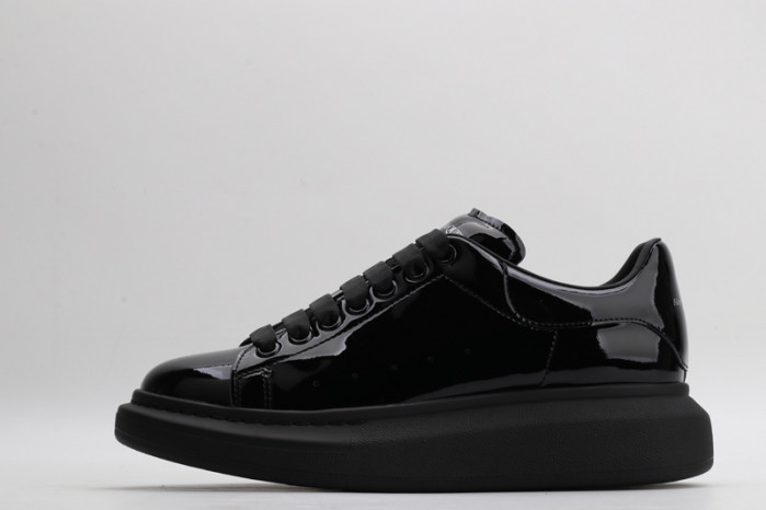 alex mcqu sneakers