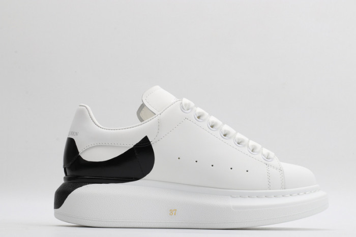 alex mcqu sneakers